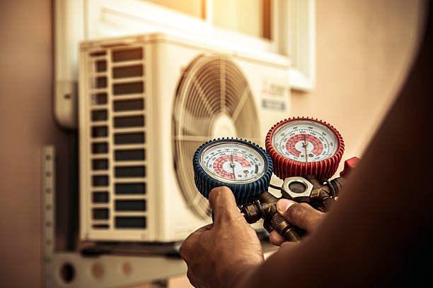 Professional Hvac technician working in Ames, IA